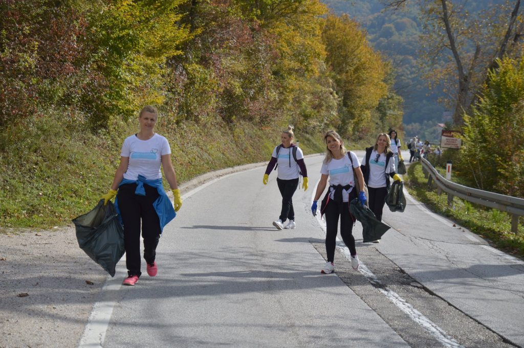 uspješno održana akacija čišćenja obale plivskih jezera