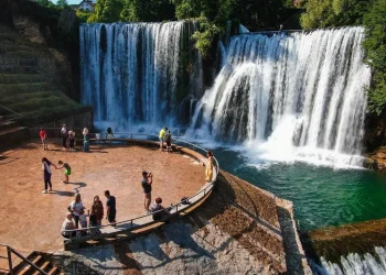 Ekonomija na talasima Plive – turizam donosi prihod, ali traži održiva rješenja