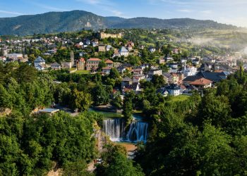 Javni oglas za izbor i imenovanje direktora Javne ustanove „Agencija za kulturno-povijesnu i prirodnu baštinu i razvoj turističkih potencijala grada Jajca” Jajce